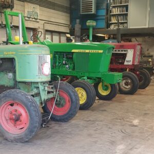 overzicht van reparatie oltimer tractoren
